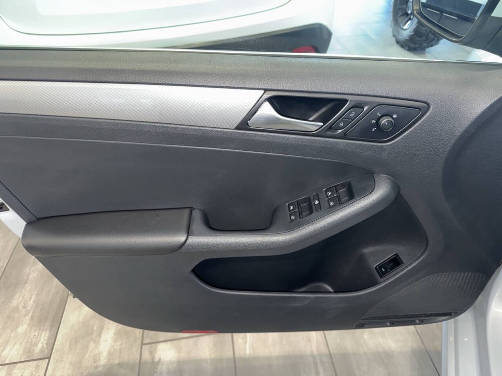 2017 Volkswagen Jetta Image 27