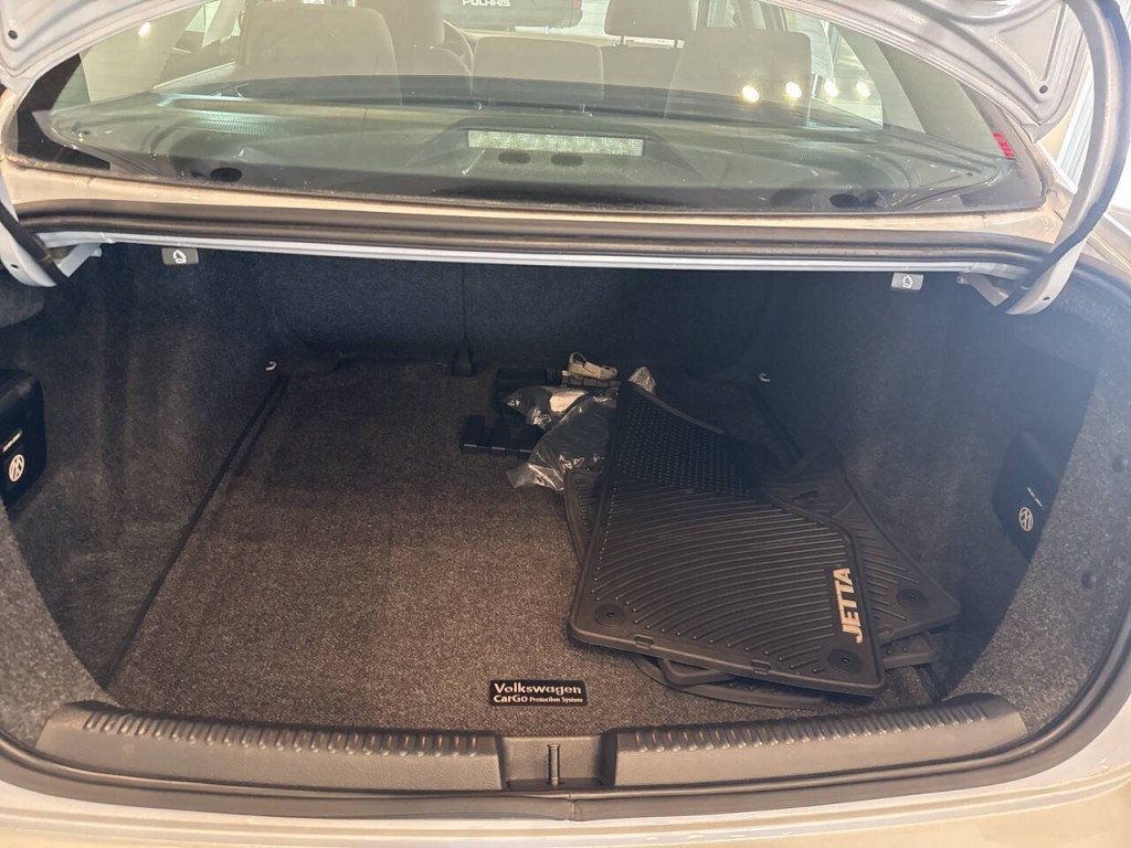 2017 Volkswagen Jetta Image 32