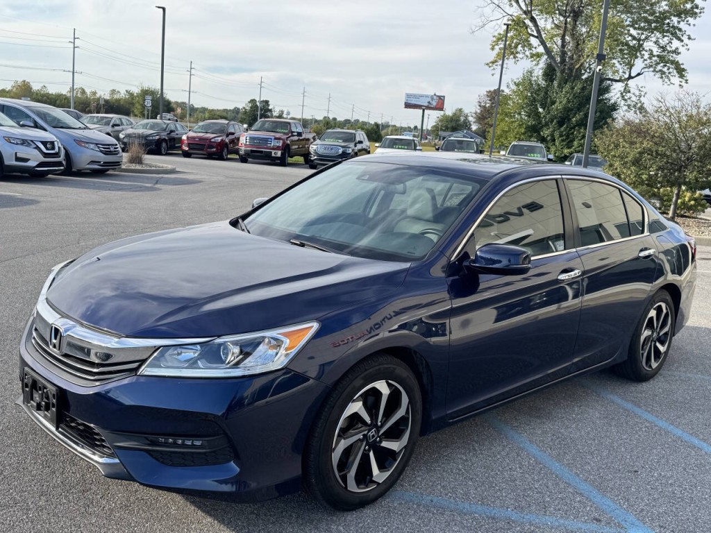 2017 Honda Accord Image 12