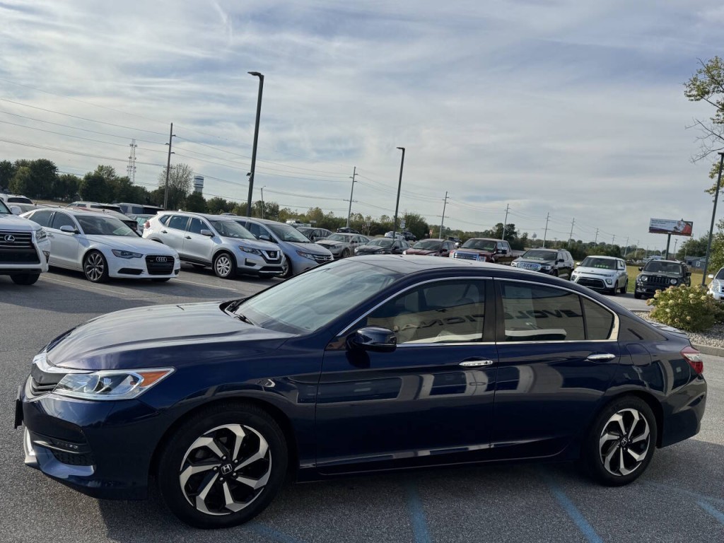 2017 Honda Accord Image 15