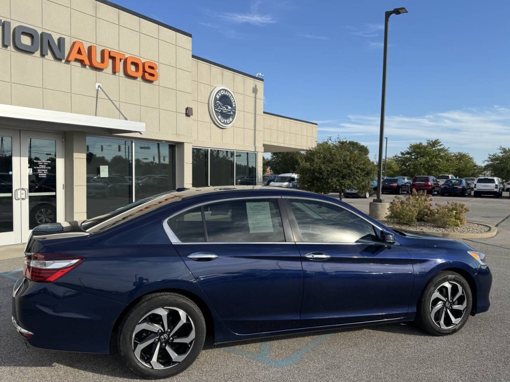 2017 Honda Accord Image 19