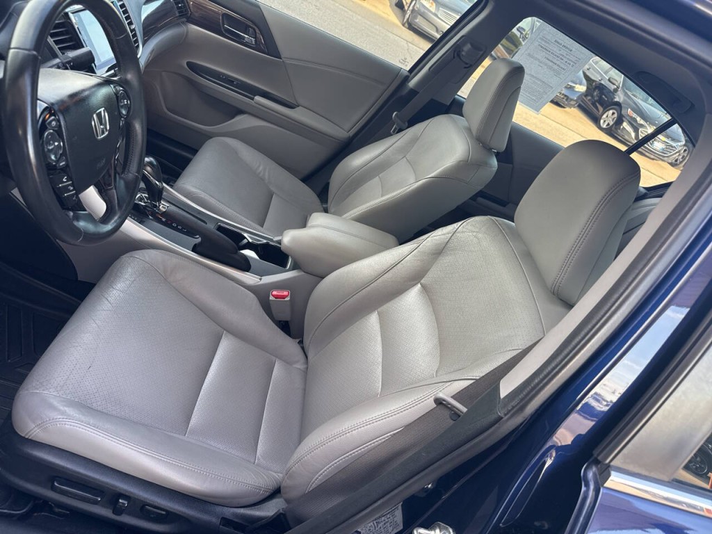 2017 Honda Accord Image 31