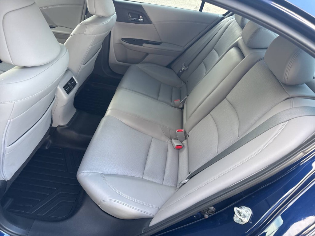 2017 Honda Accord Image 33