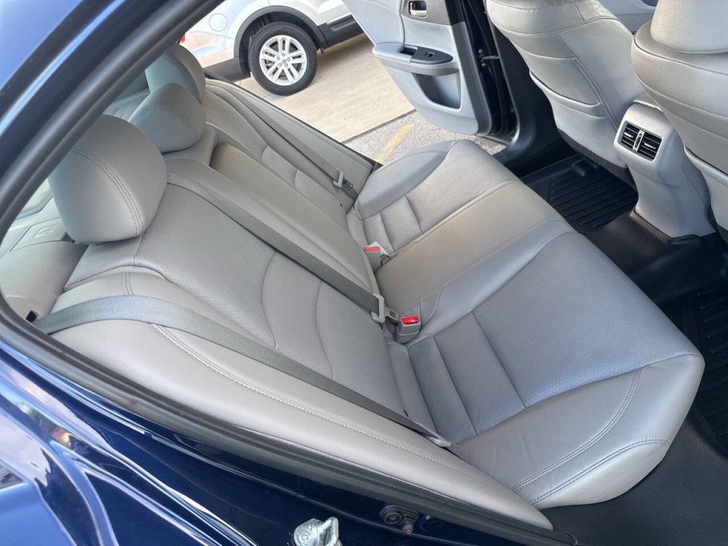2017 Honda Accord Image 39