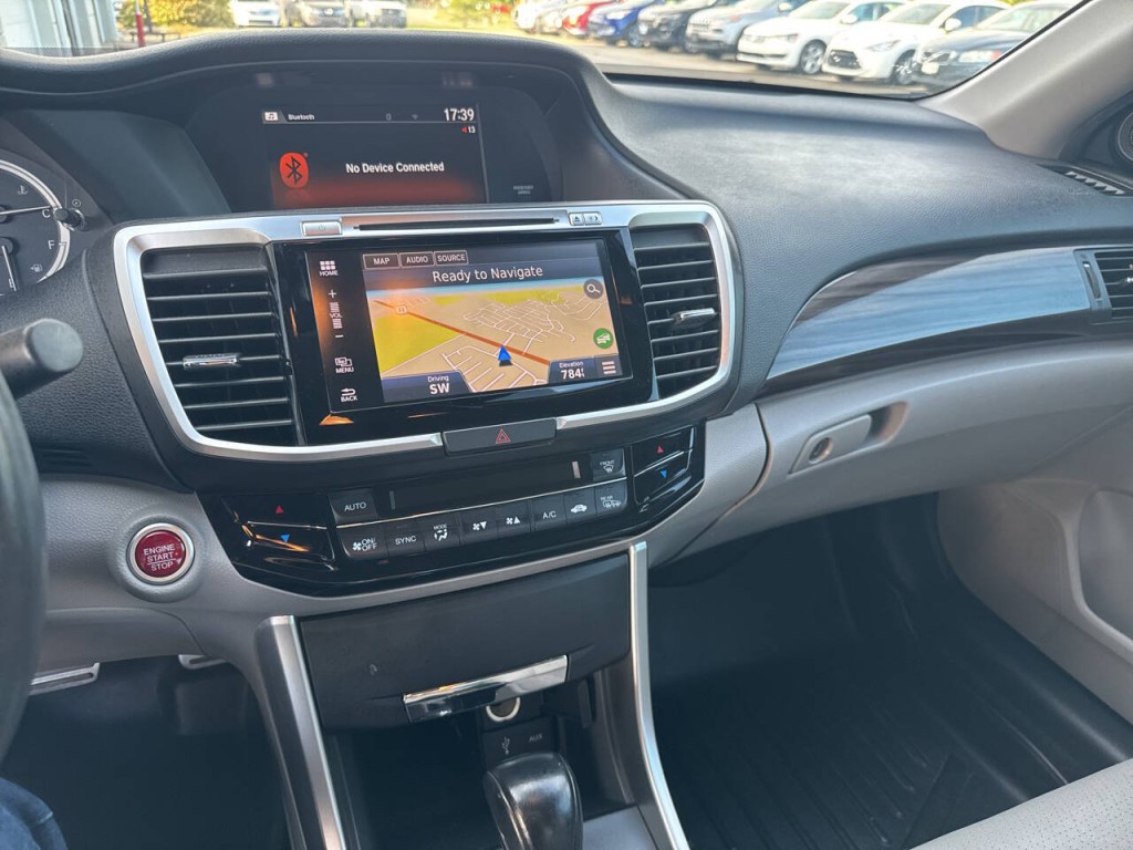 2017 Honda Accord Image 41