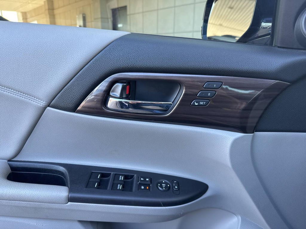 2017 Honda Accord Image 42