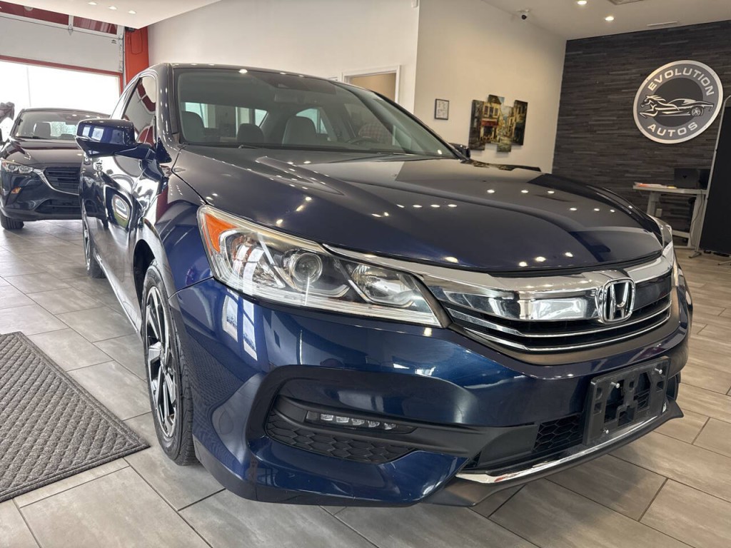 2017 Honda Accord Image 1