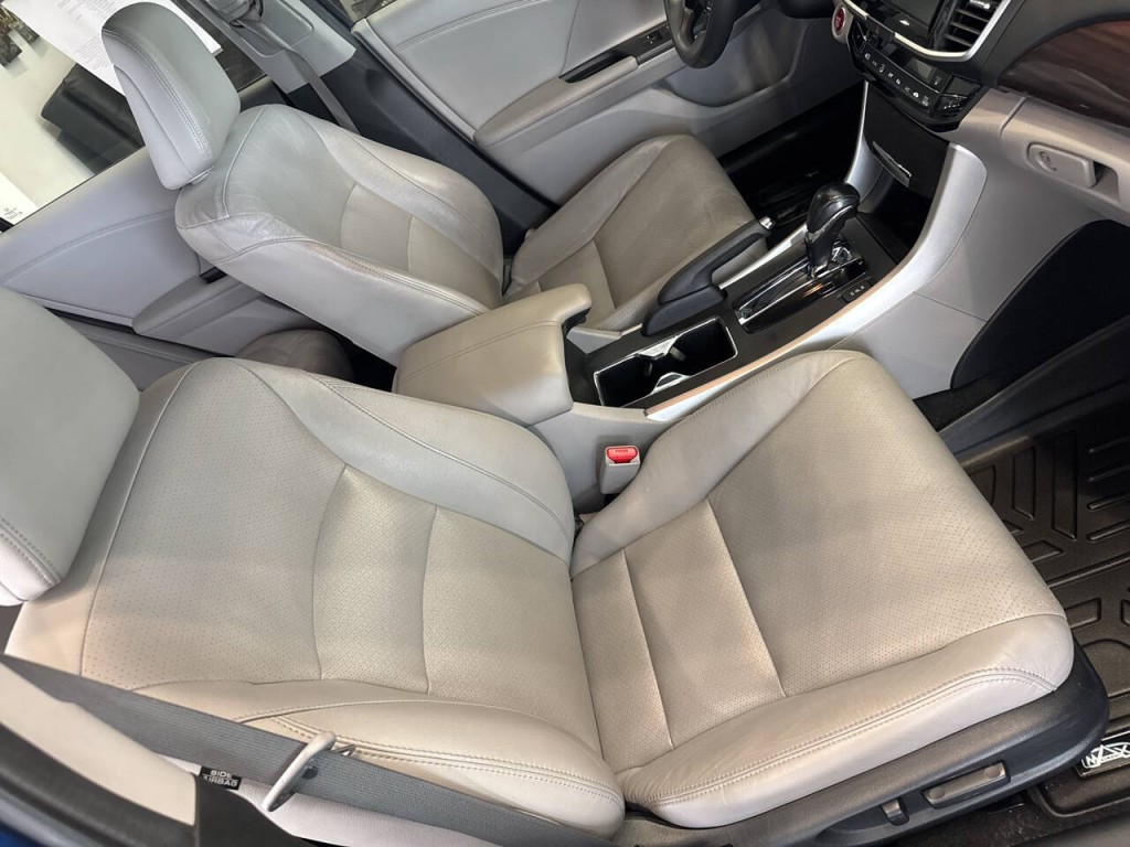 2017 Honda Accord Image 22