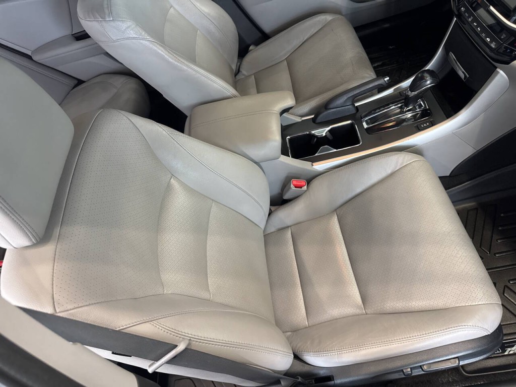 2017 Honda Accord Image 23