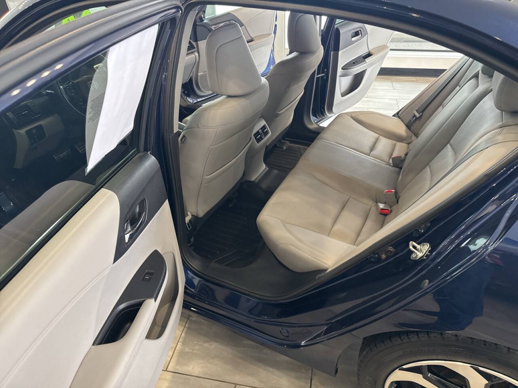 2017 Honda Accord Image 29