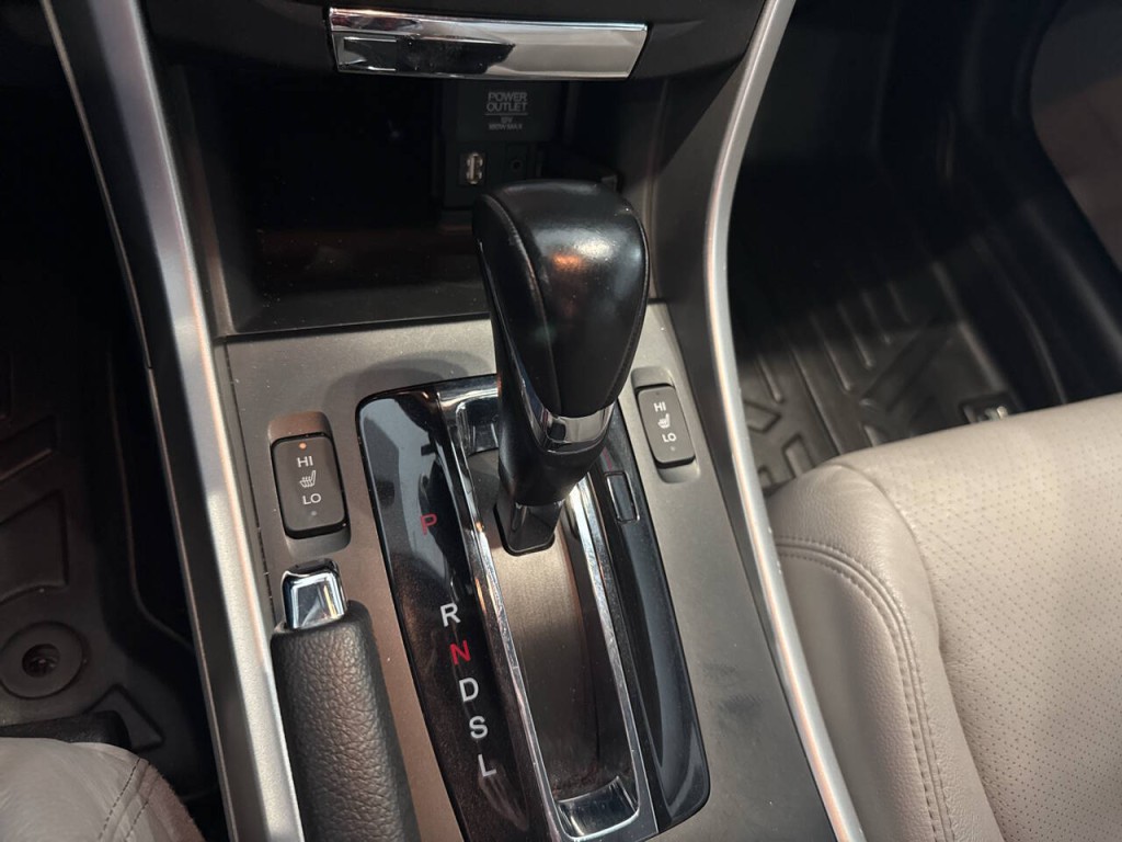 2017 Honda Accord Image 35