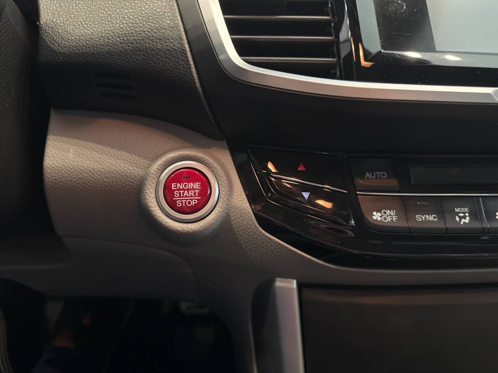 2017 Honda Accord Image 36