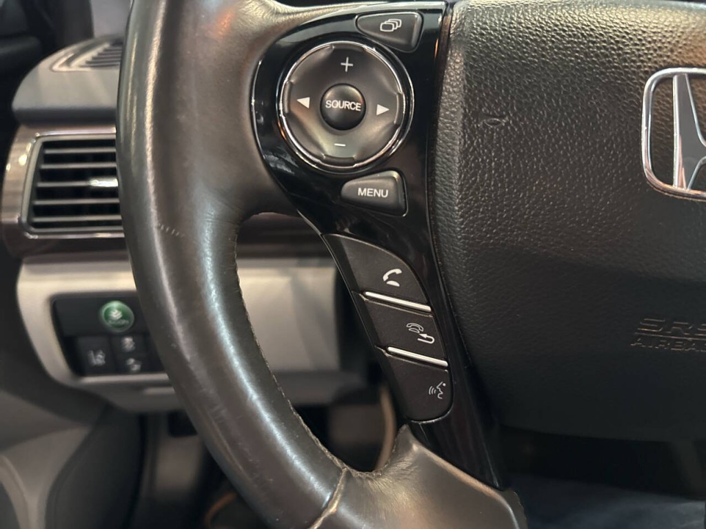 2017 Honda Accord Image 37