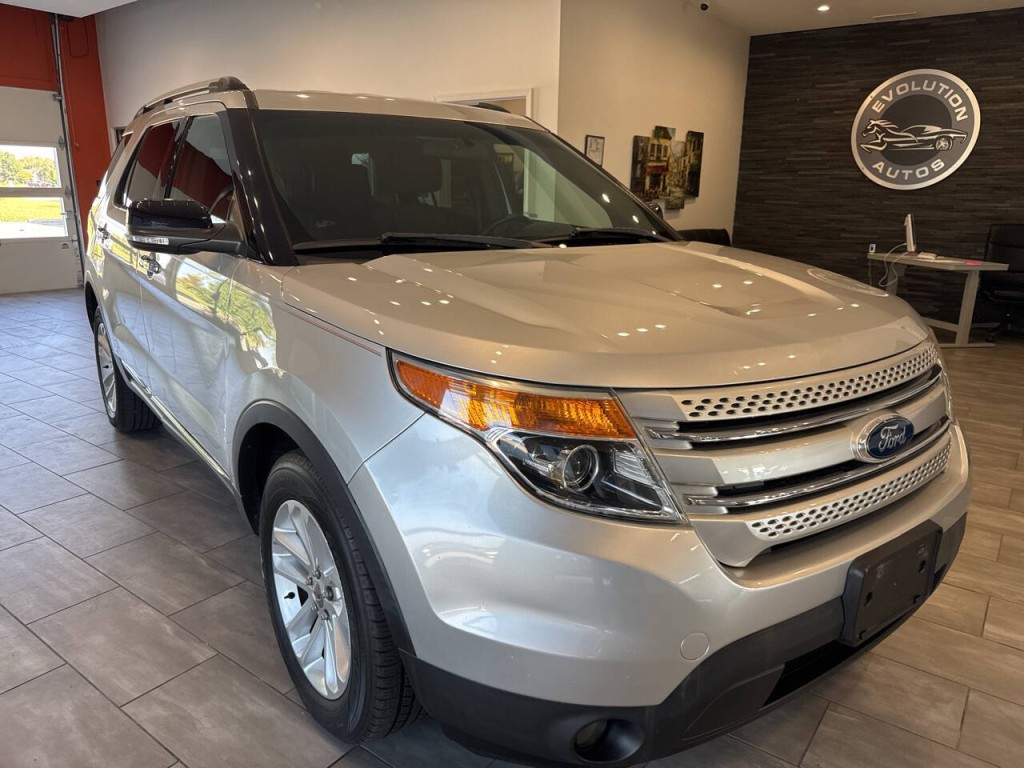 2011 Ford Explorer Image 2