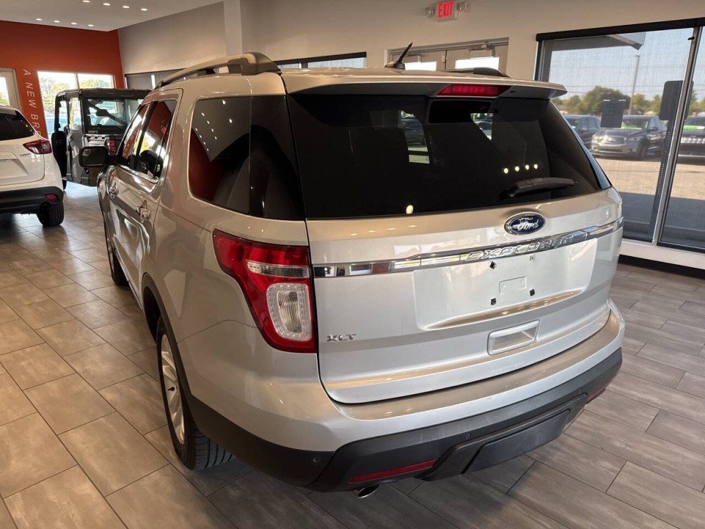 2011 Ford Explorer Image 11