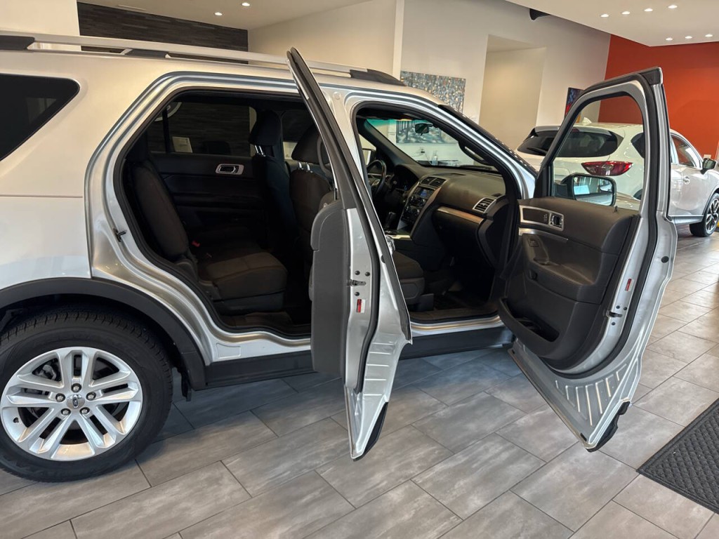 2011 Ford Explorer Image 15