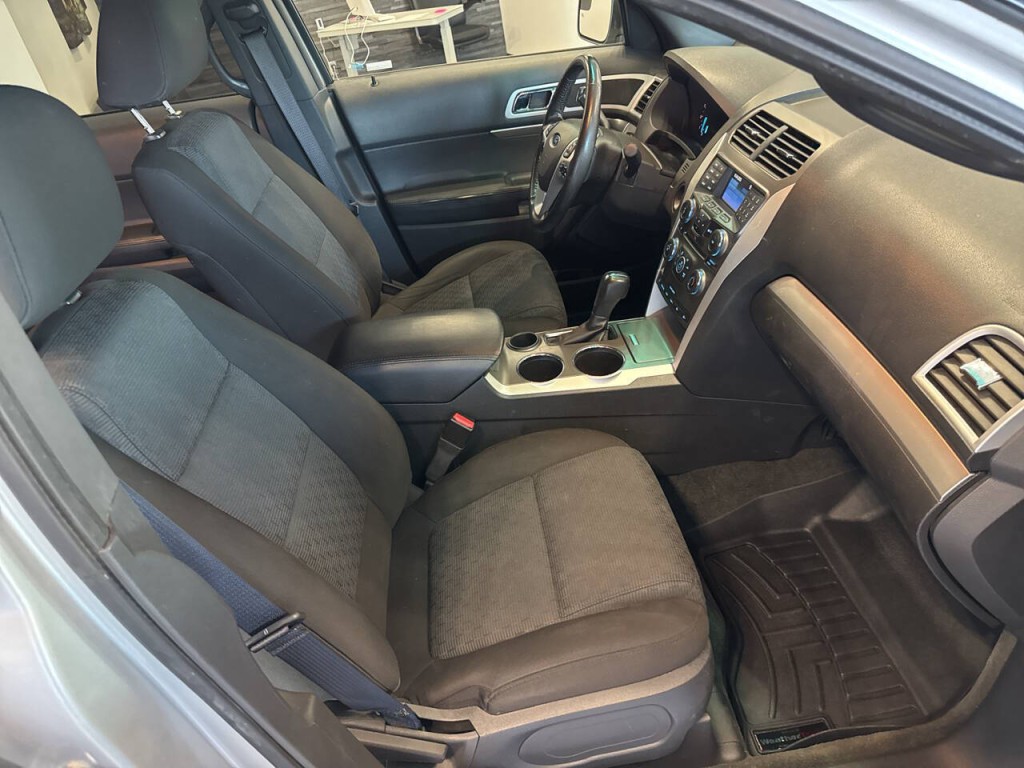 2011 Ford Explorer Image 17