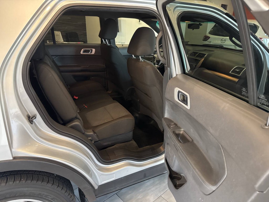 2011 Ford Explorer Image 19