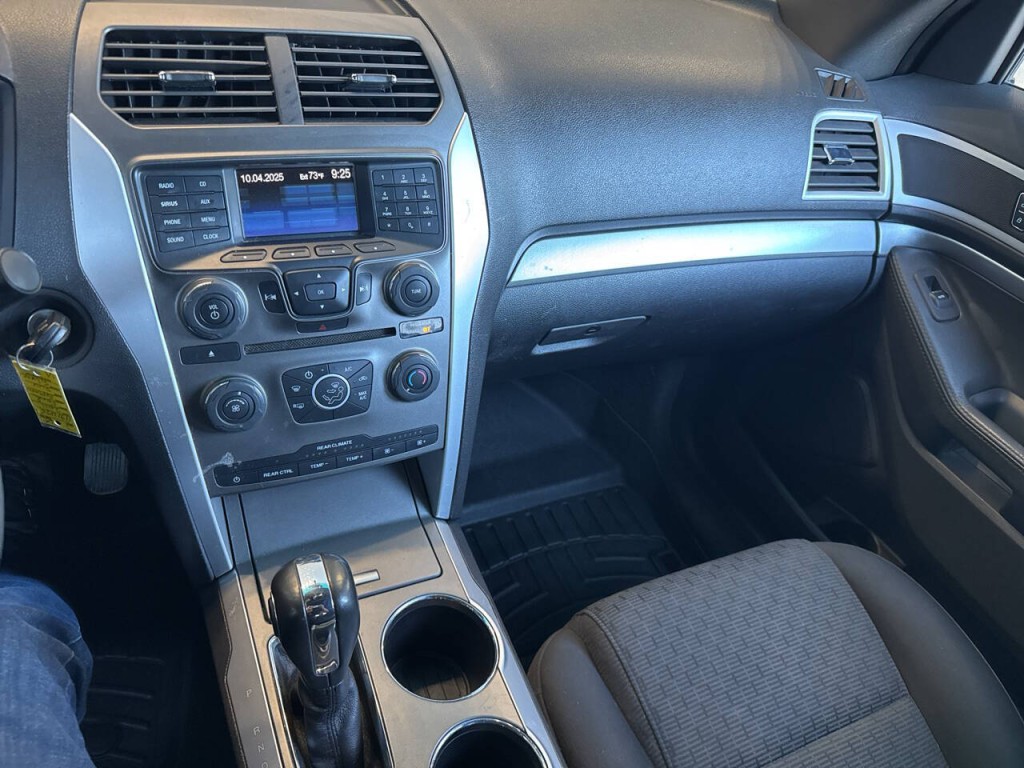 2011 Ford Explorer Image 25