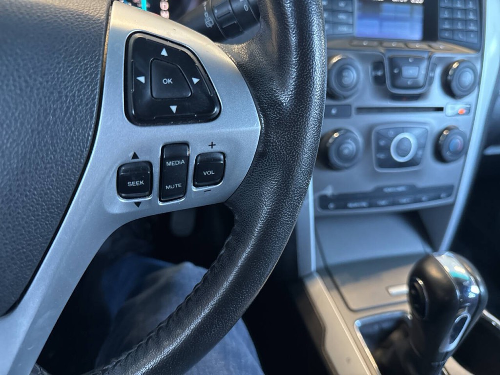 2011 Ford Explorer Image 26