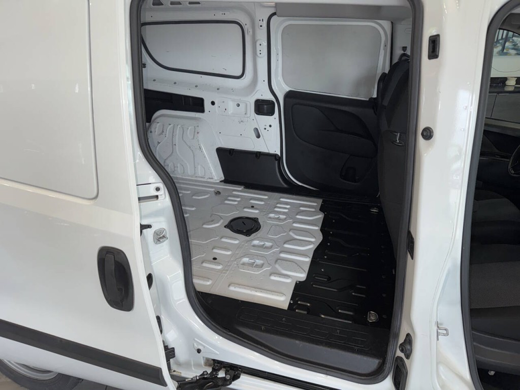 2017 RAM Promaster Image 14