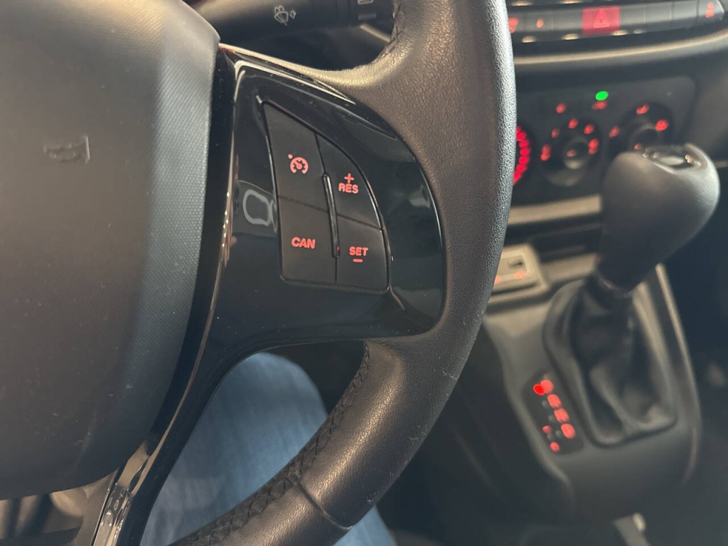 2017 RAM Promaster Image 23