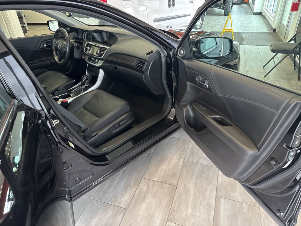 2013 Honda Accord Image 18