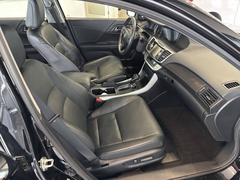 2013 Honda Accord Image 19