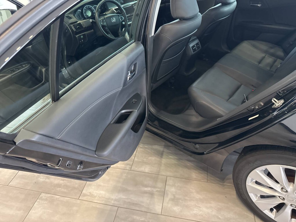 2013 Honda Accord Image 27