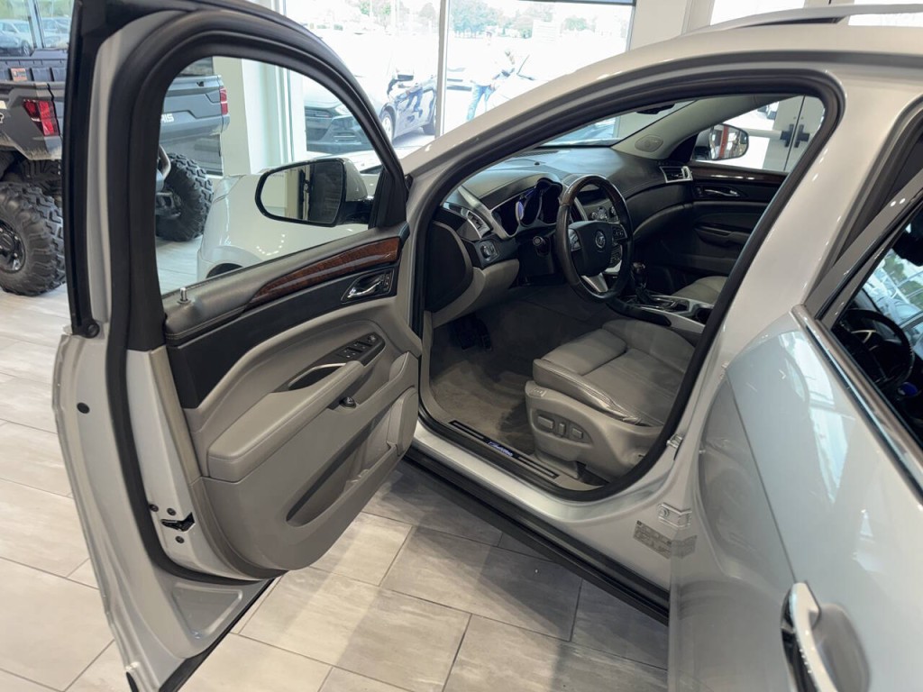2012 Cadillac SRX Image 18