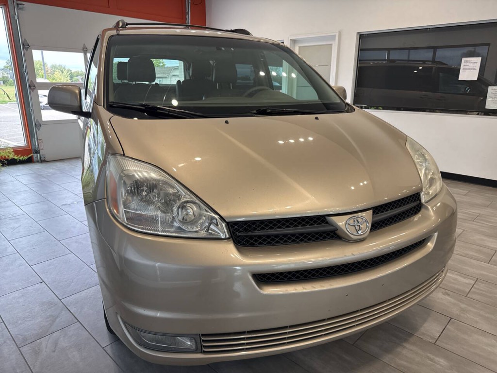 2005 Toyota Sienna Image 4