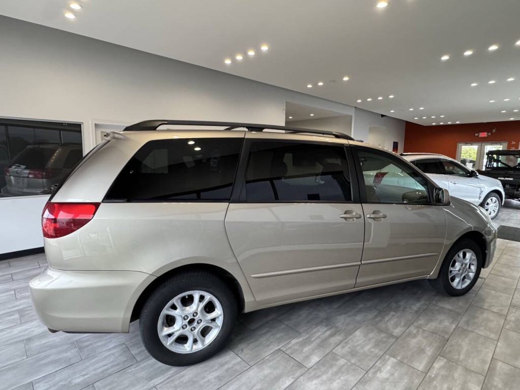 2005 Toyota Sienna Image 10