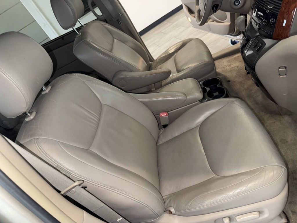 2005 Toyota Sienna Image 18