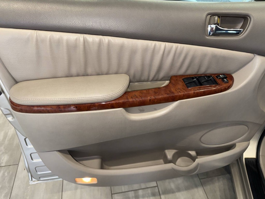 2005 Toyota Sienna Image 20