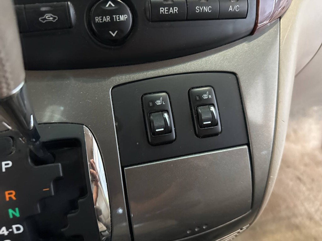 2005 Toyota Sienna Image 25