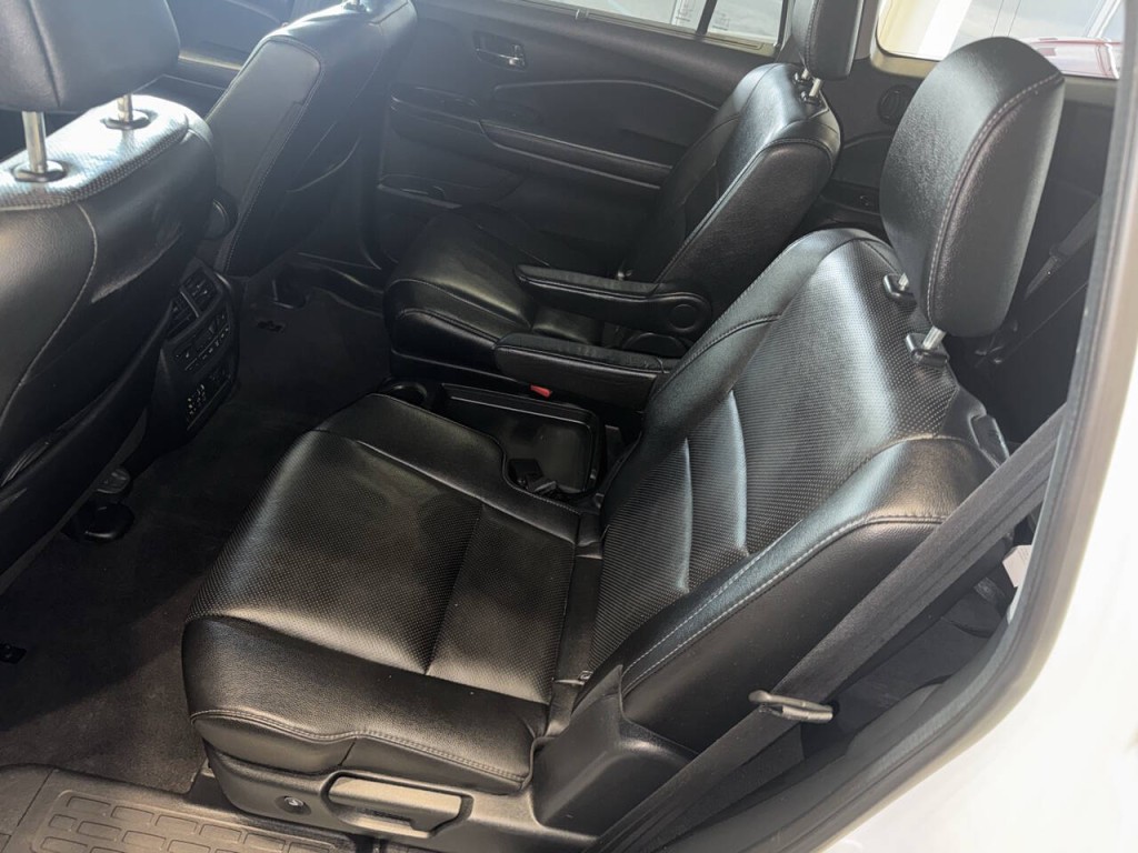 2017 Honda Pilot Image 24