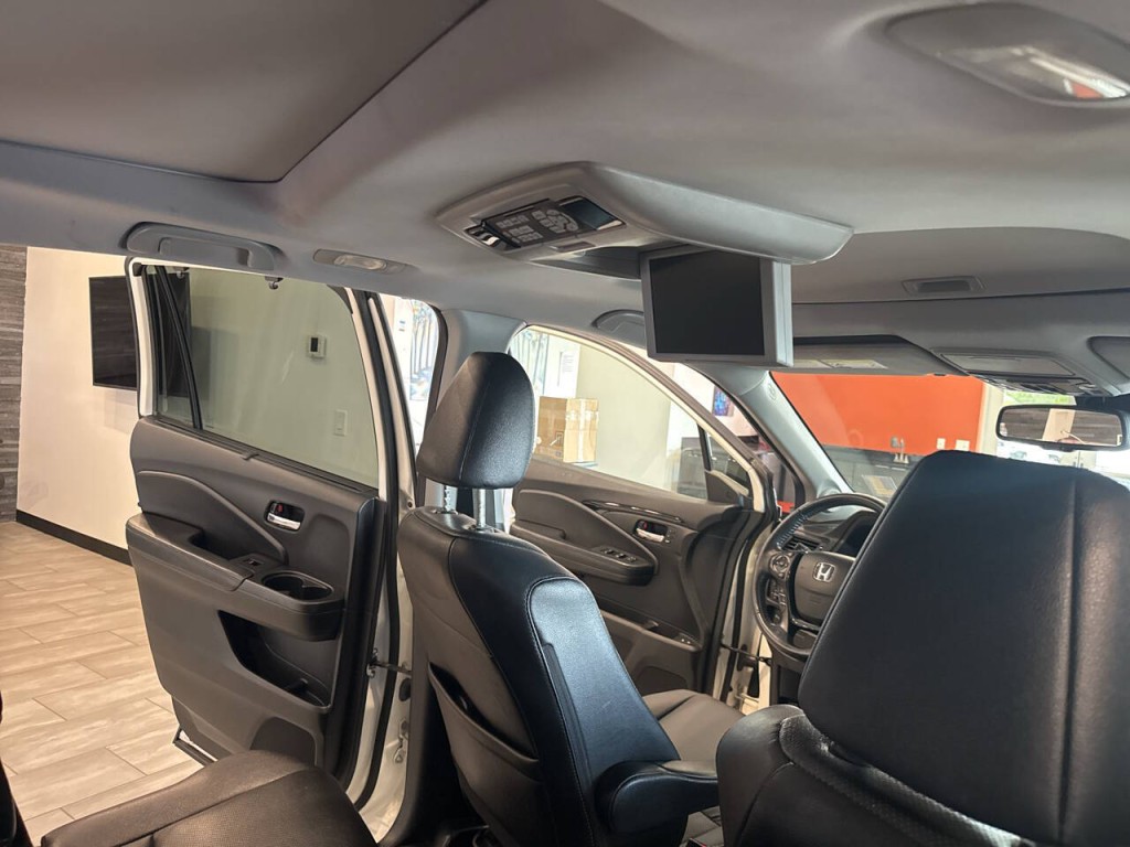 2017 Honda Pilot Image 30