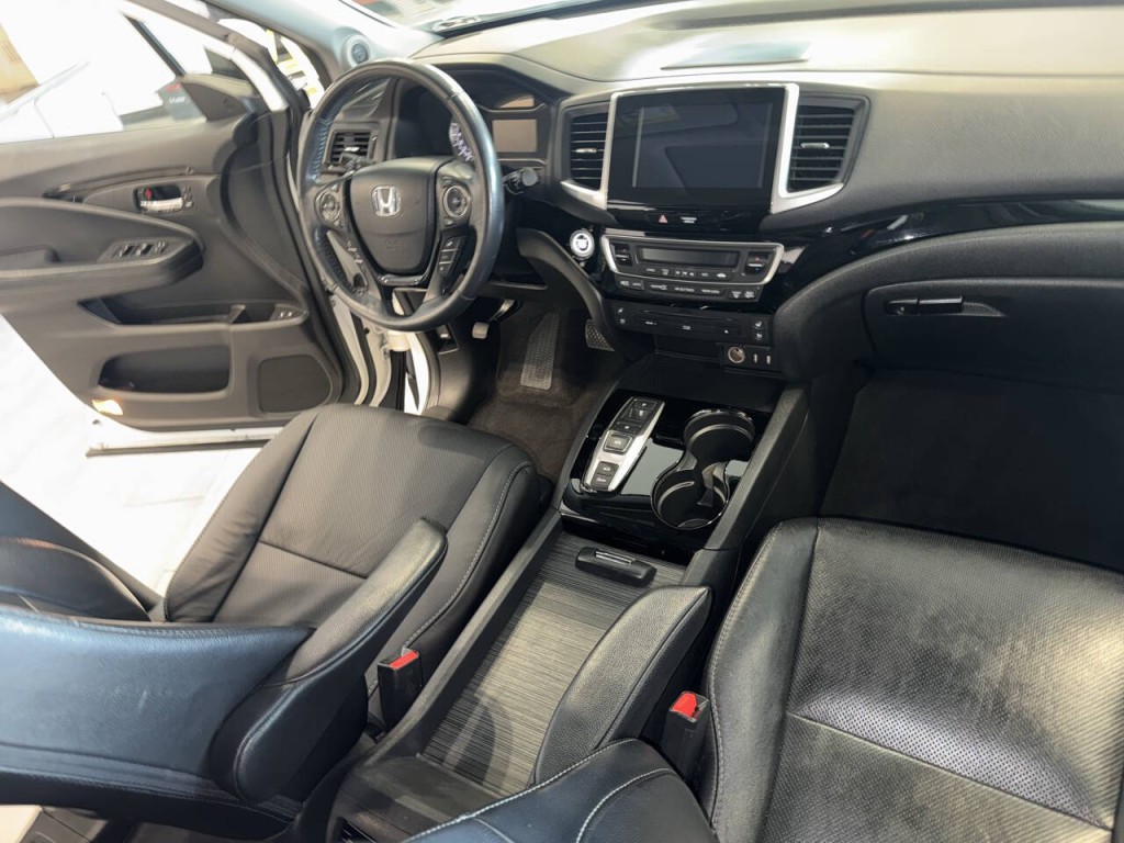 2017 Honda Pilot Image 31