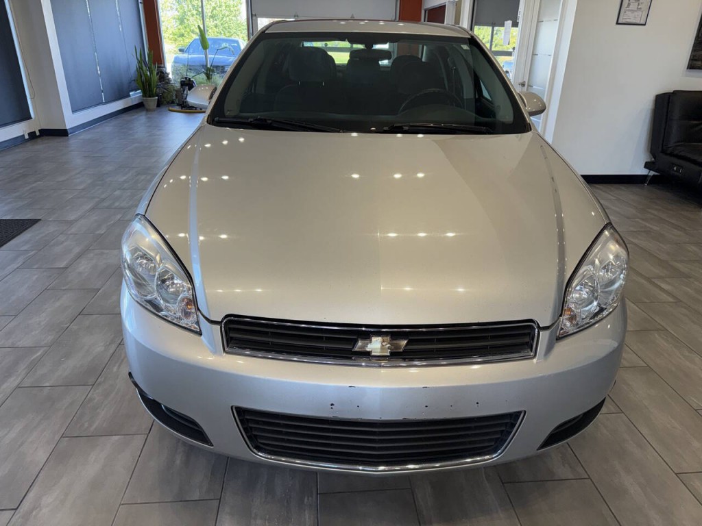 2011 Chevrolet Impala Image 8
