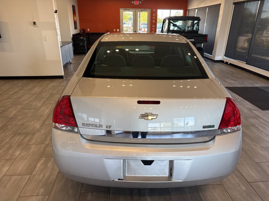 2011 Chevrolet Impala Image 14