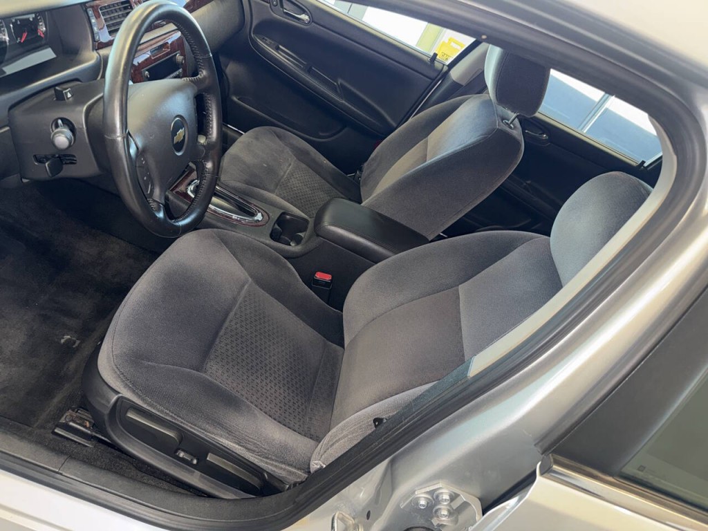 2011 Chevrolet Impala Image 20