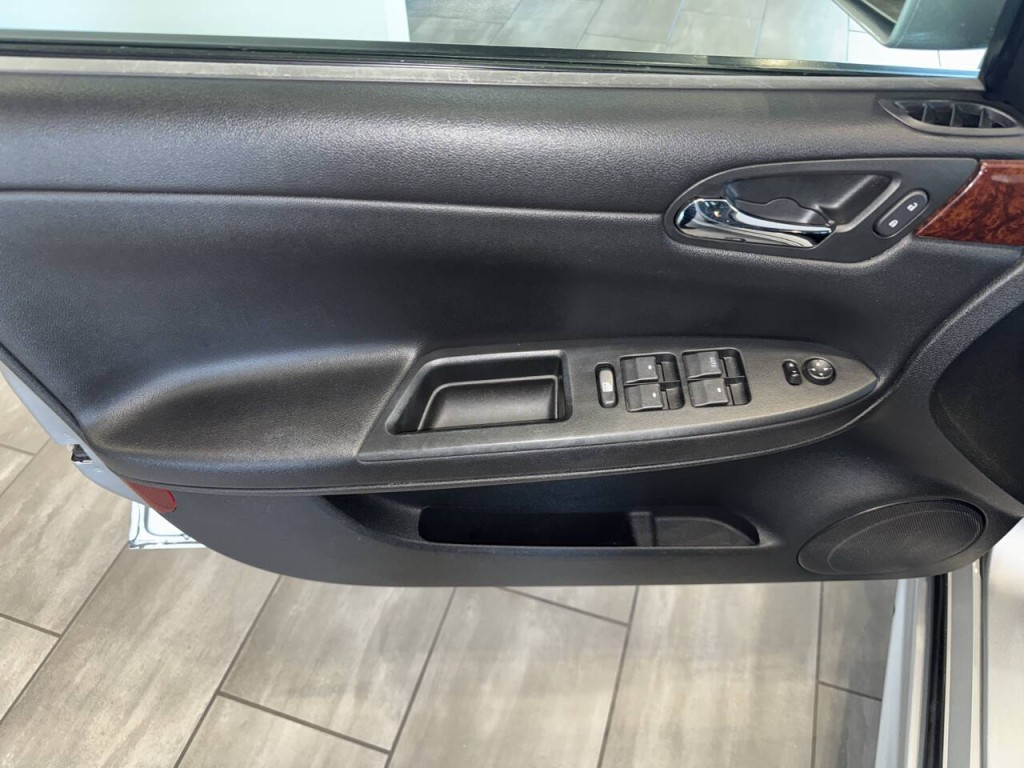 2011 Chevrolet Impala Image 22