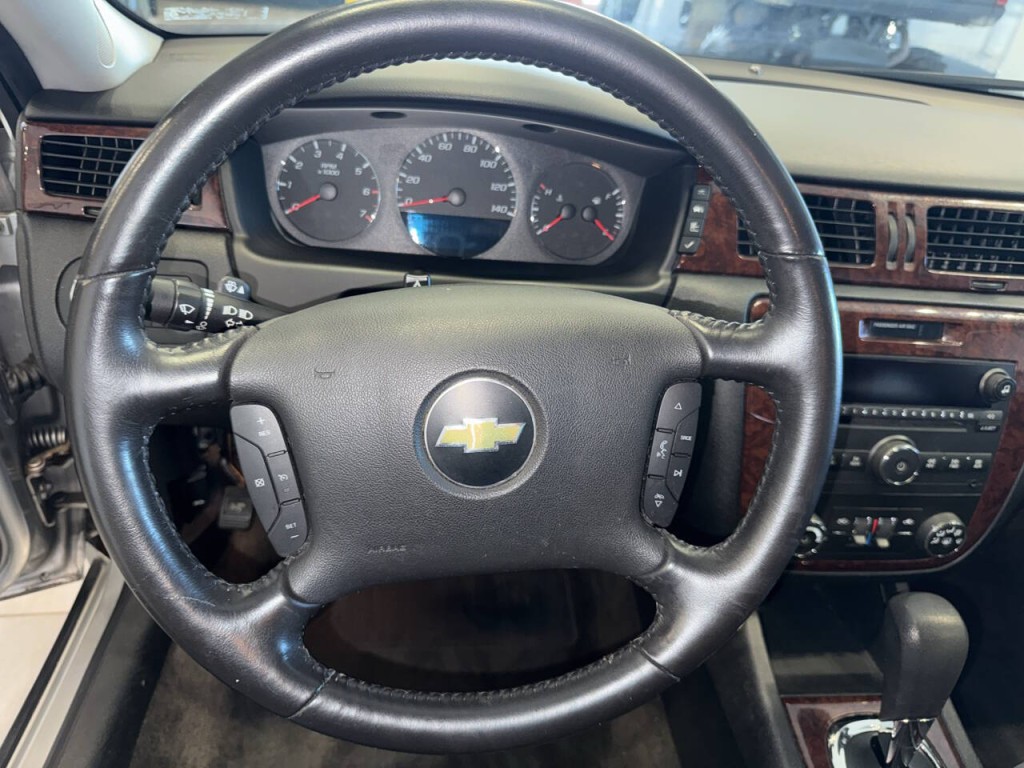 2011 Chevrolet Impala Image 23