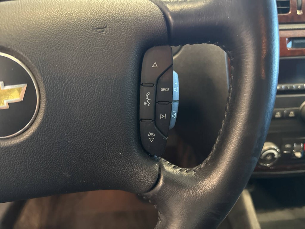 2011 Chevrolet Impala Image 25