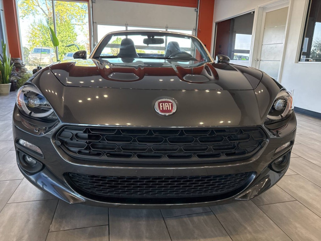 2019 FIAT 124 Spider Image 3