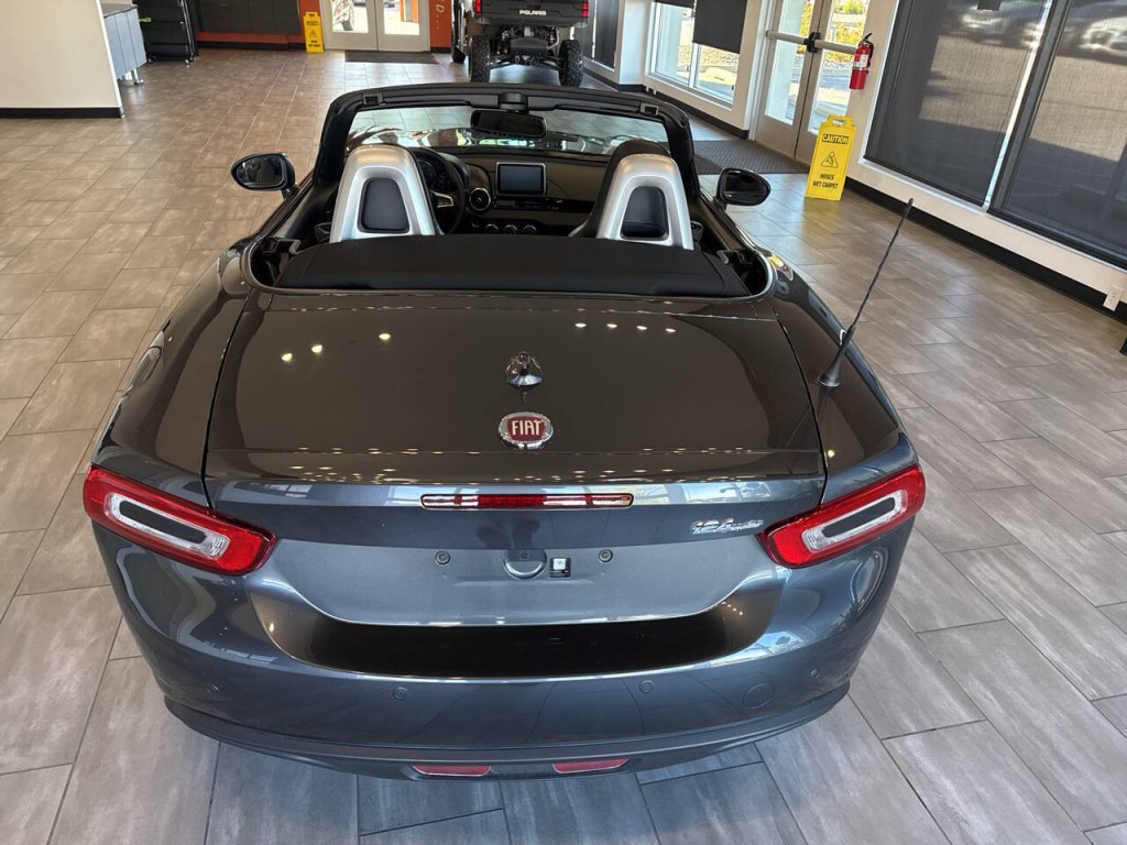 2019 FIAT 124 Spider Image 9