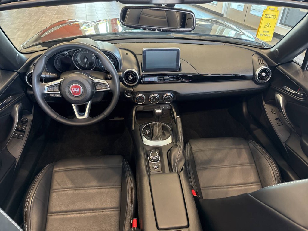 2019 FIAT 124 Spider Image 18