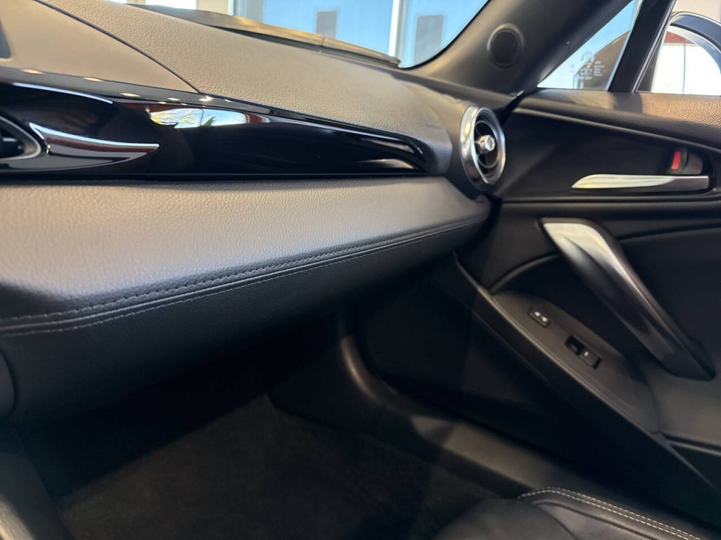2019 FIAT 124 Spider Image 28
