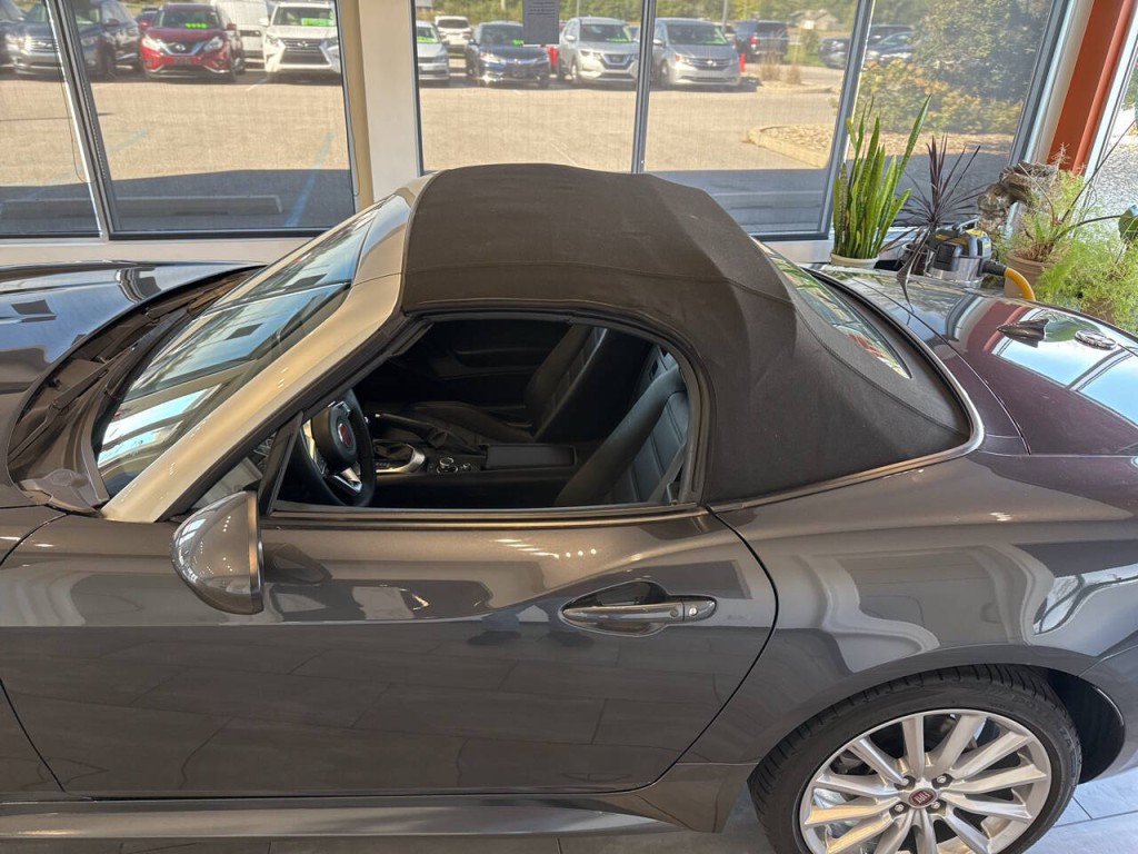 2019 FIAT 124 Spider Image 31