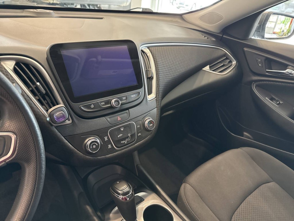 2019 Chevrolet Malibu Image 16